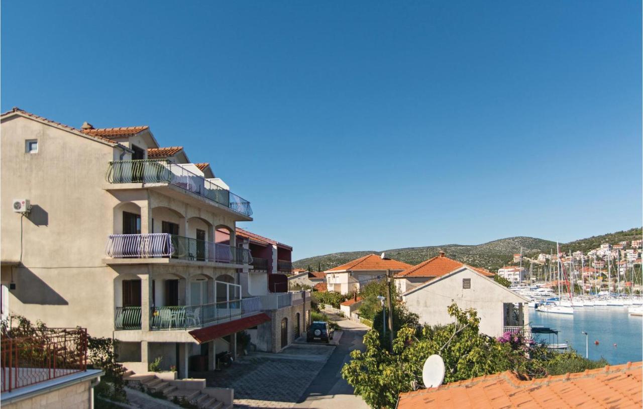 2 Bedroom Cozy Apartment In مارينا المظهر الخارجي الصورة